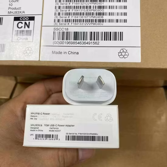 20W Pd+QC Power Adapter with Ukca RoHS Certificate Phone Charger